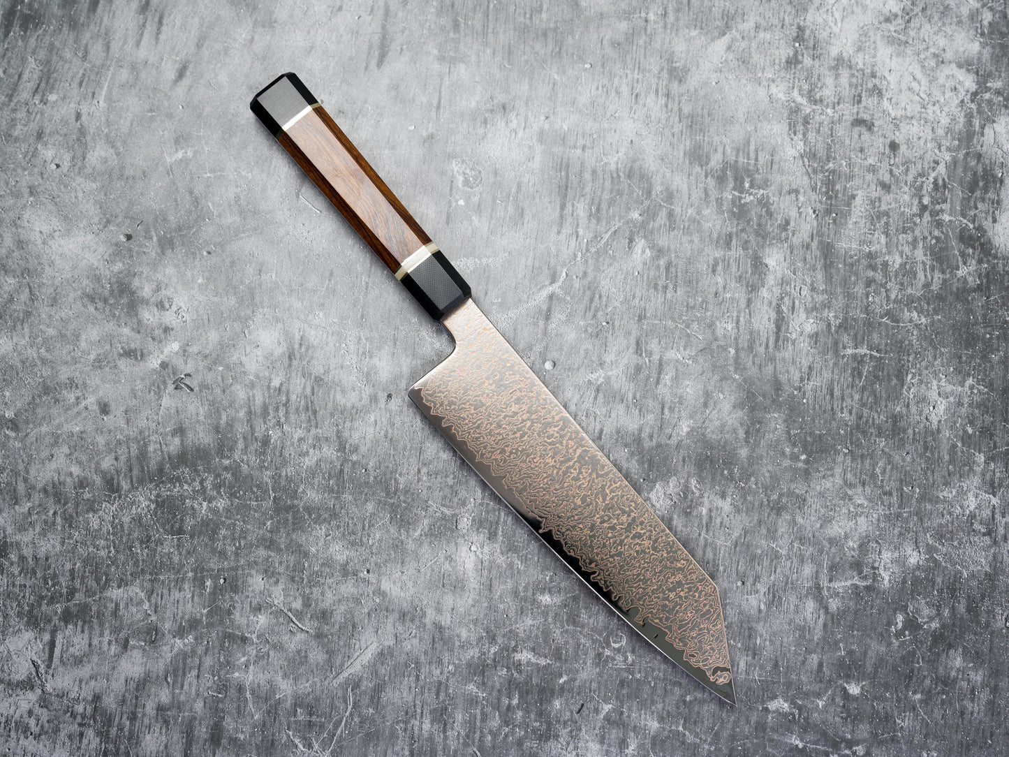 Couteau Kiritsuke Gyuto Noseto Kiiro en acier de Damas 37 couches de cuivre 210 mm avec manche en bois de fer