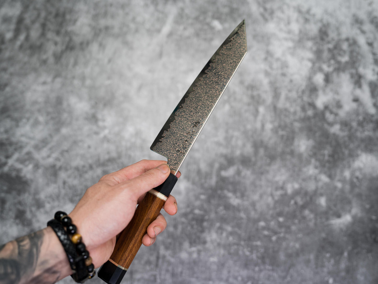 Couteau Kiritsuke Gyuto Noseto Kiiro en acier de Damas 37 couches de cuivre 210 mm avec manche en bois de fer