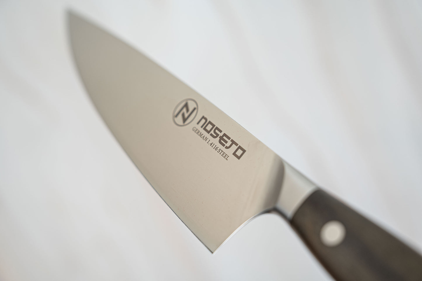 NOSETO German Chef Knife 210mm Stainless Steel High Quality Red Sandal Wood Handle