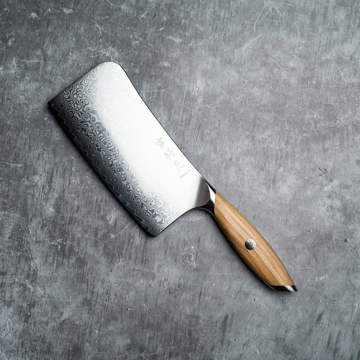 Couperet Noseto Batsu 175 mm, 67 couches d'acier Damas avec manche en bois d'olivier