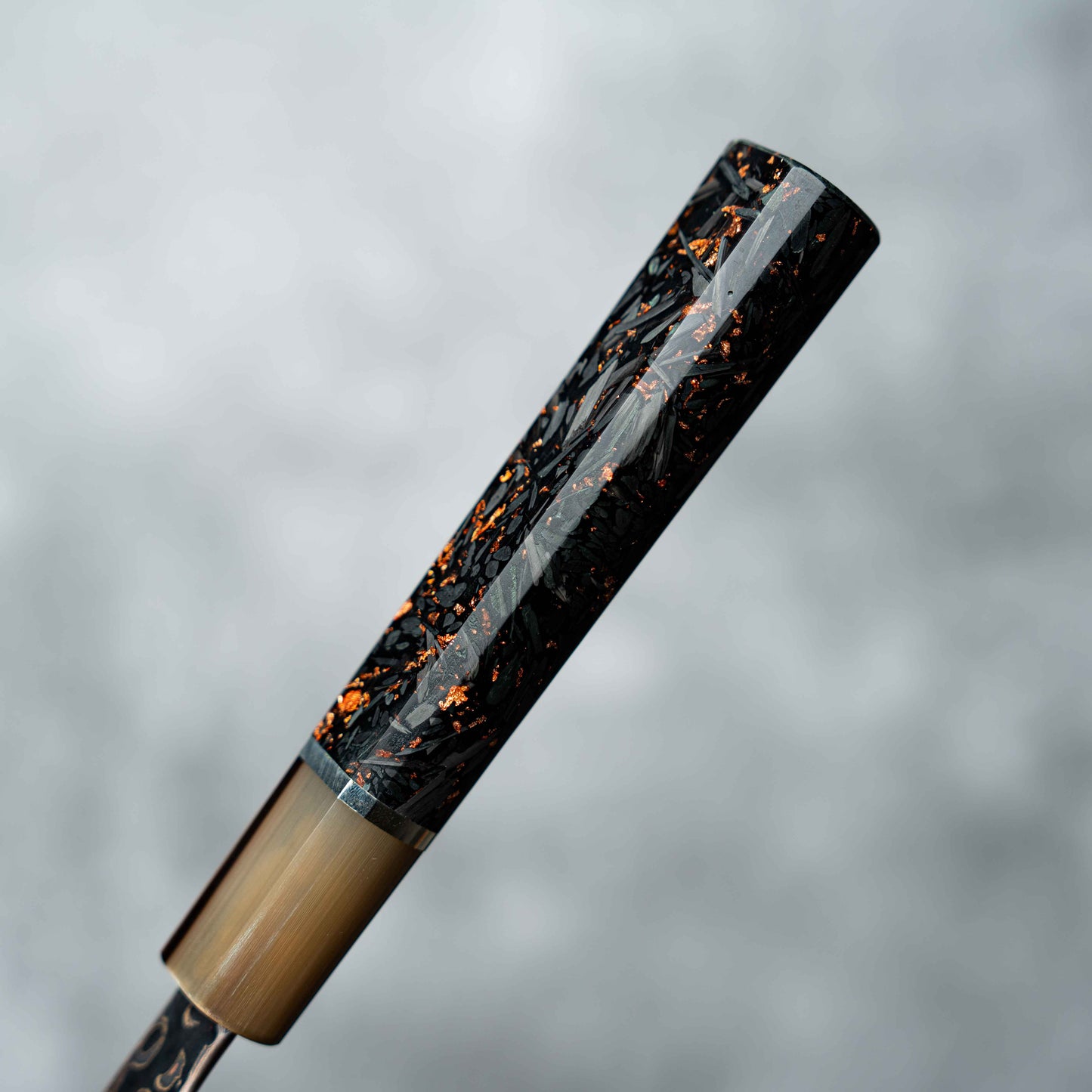 Noseto Kuza 210mm Kiritsuke 67 层 VG-10 铜大马士革与水牛角树脂混合碳纤维