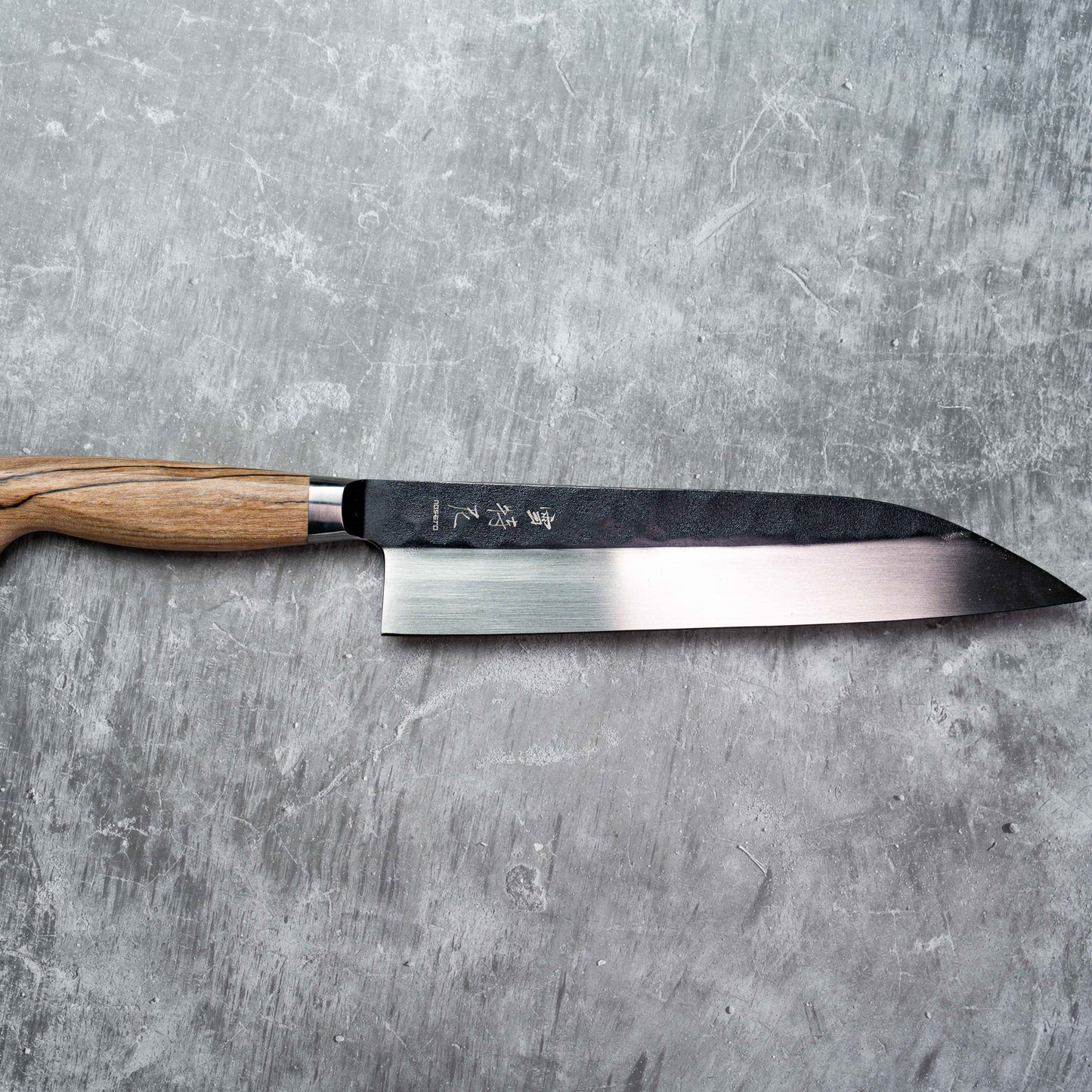 Noseto MD305 粉末钢 Gyuto 240mm 黑色锻造带木纹手柄