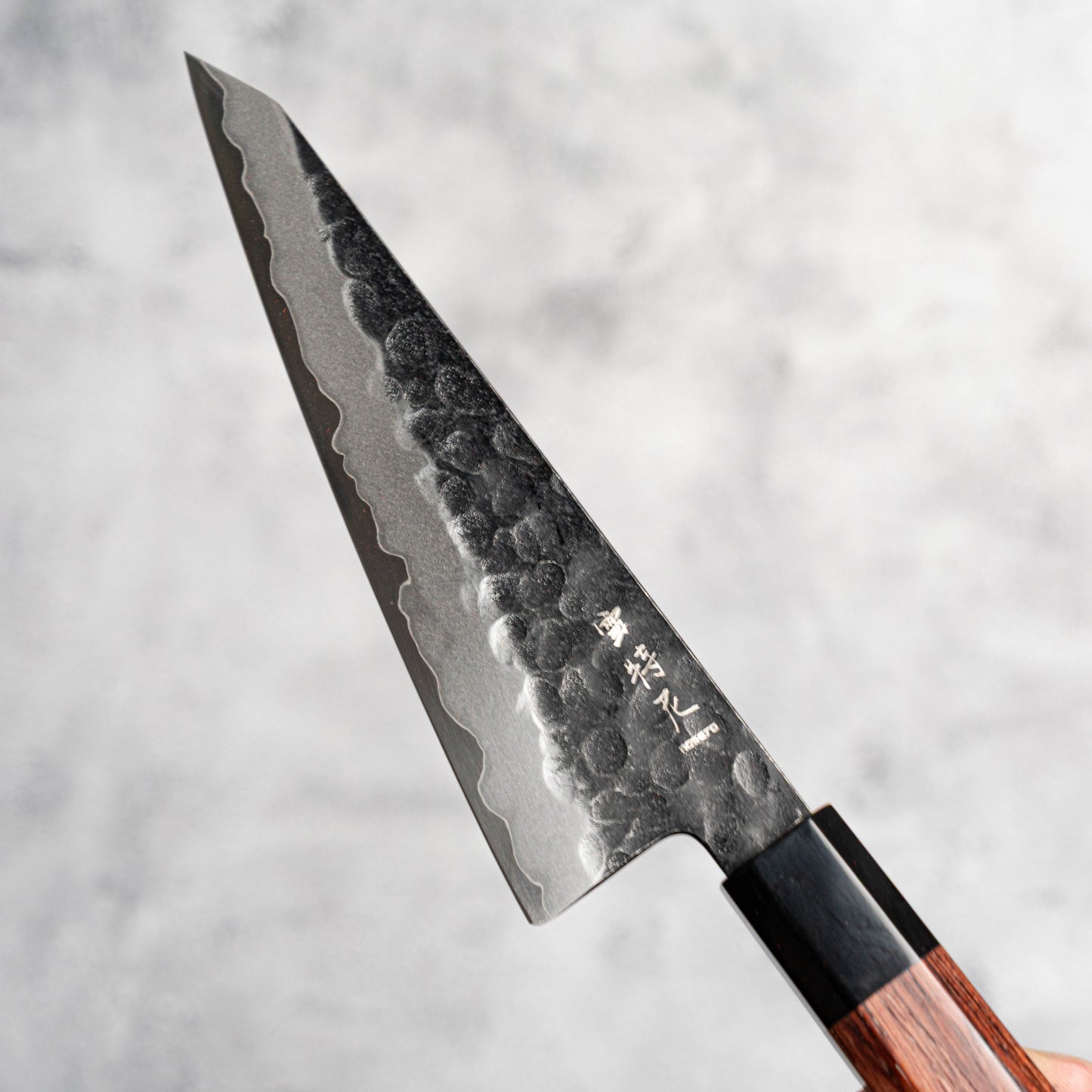 Couteau à lame Noseto Neno 150 mm Honesuki 3 couches en acier au carbone avec bois rouge et corne de buffle