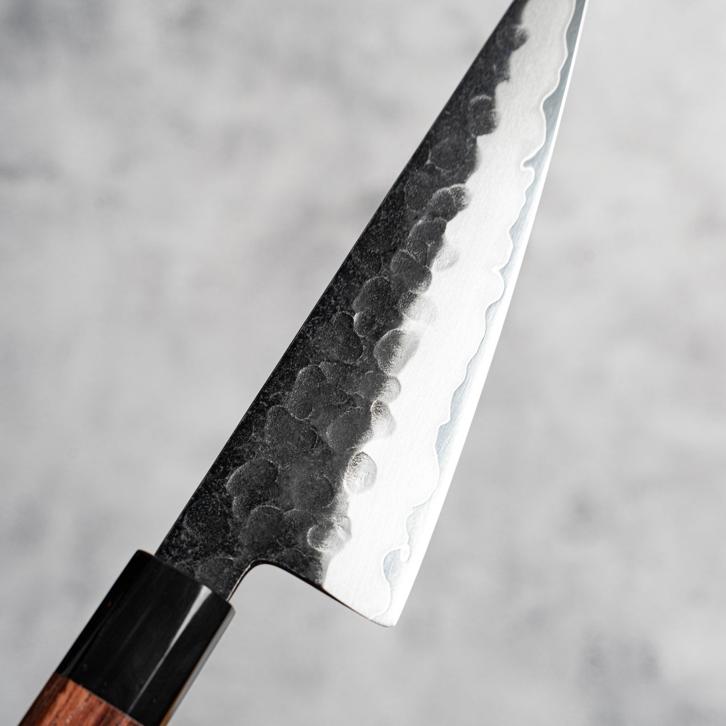 Couteau à lame Noseto Neno 150 mm Honesuki 3 couches en acier au carbone avec bois rouge et corne de buffle