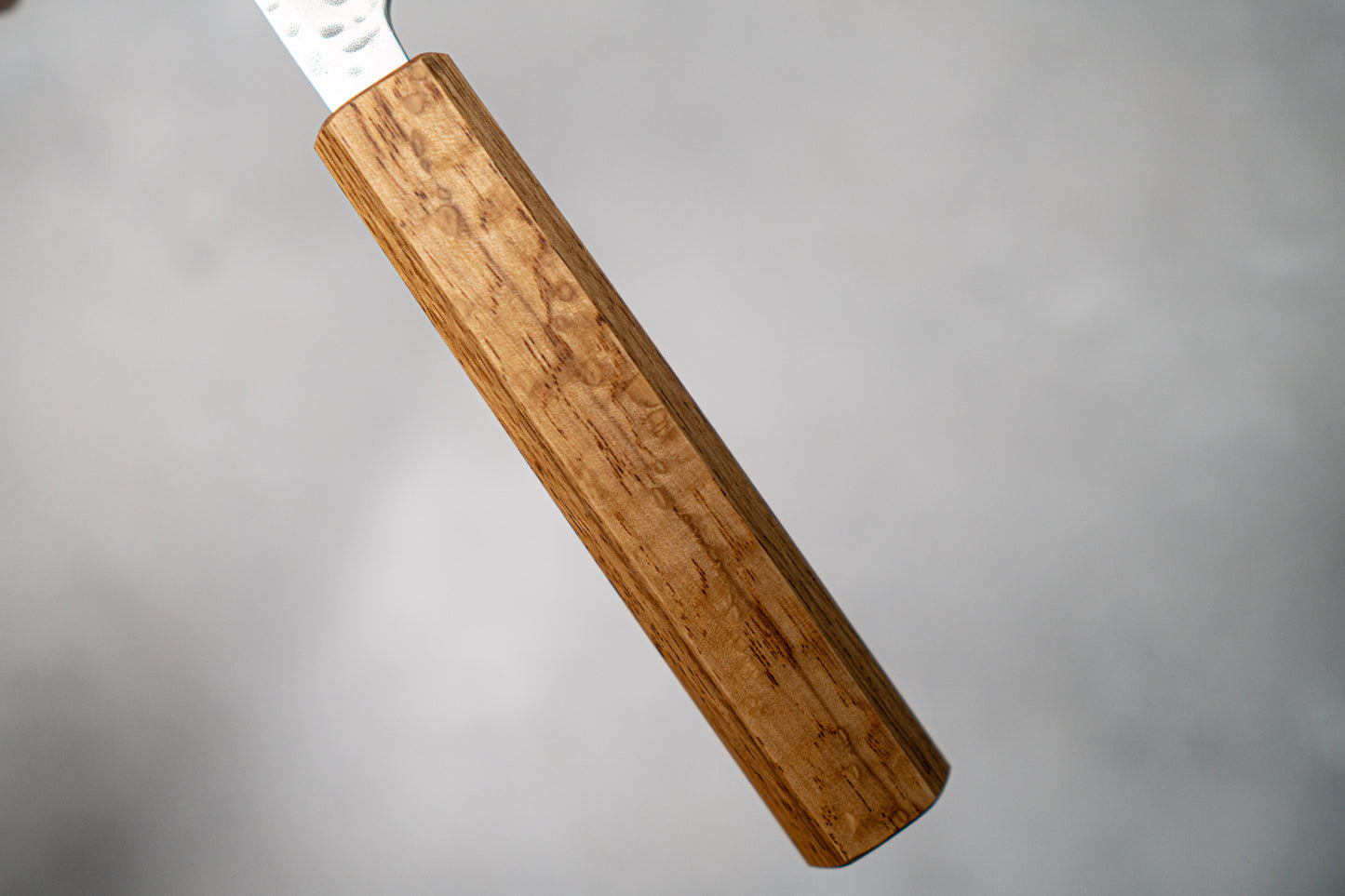 Seisuke Tsukikage AUS10 Migaki 成品锤击大马士革 Nakiri 日本刀 170 毫米橡木手柄