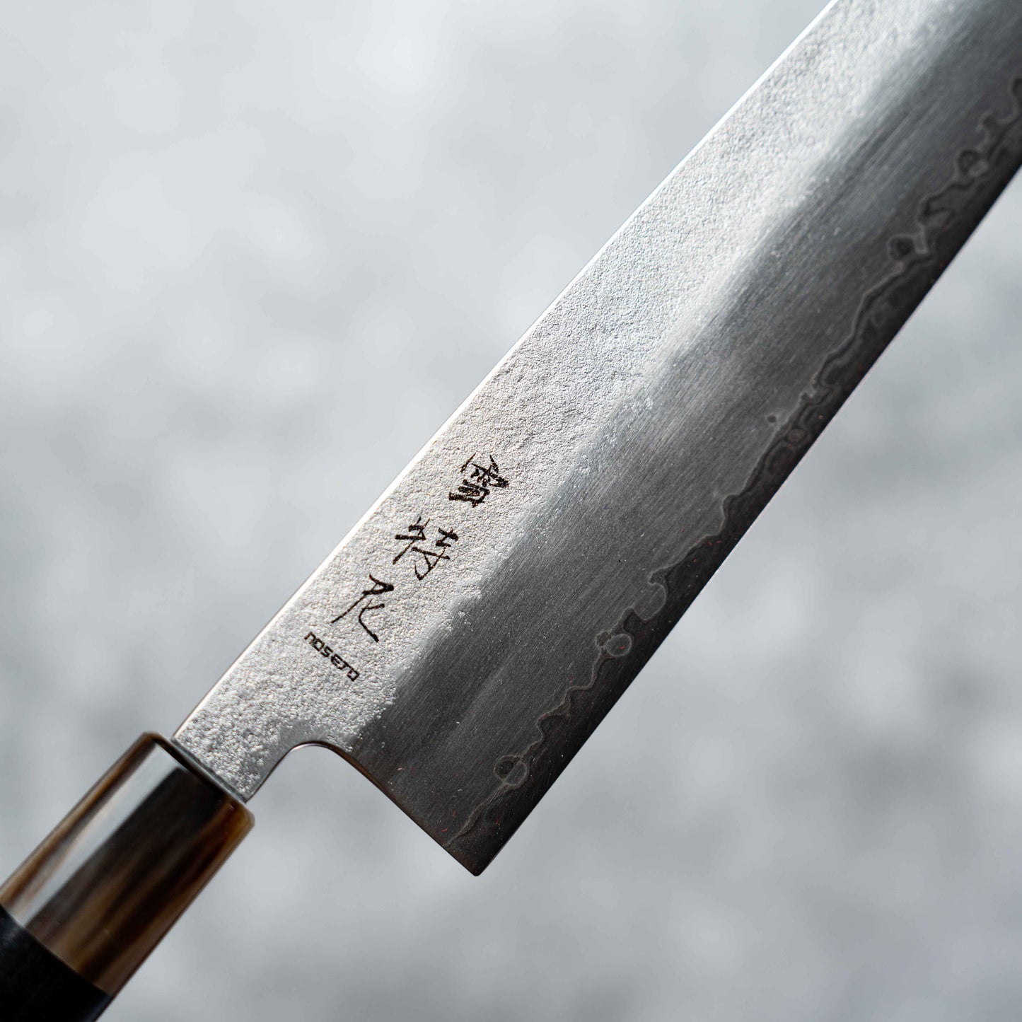 Noseto Ginro Gyuto 240mm 银色锻造 S35Vn 粉末钢,带水牛角和乌木手柄