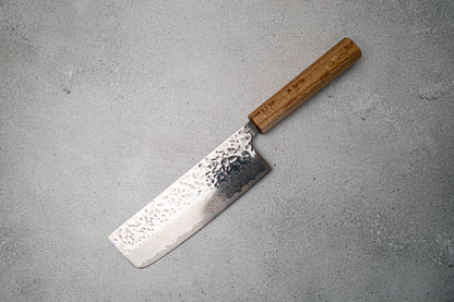 Seisuke Tsukikage AUS10 Migaki 成品锤击大马士革 Nakiri 日本刀 170 毫米橡木手柄